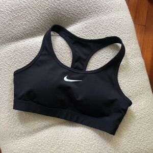nike - swoosh medium support padded sports bra